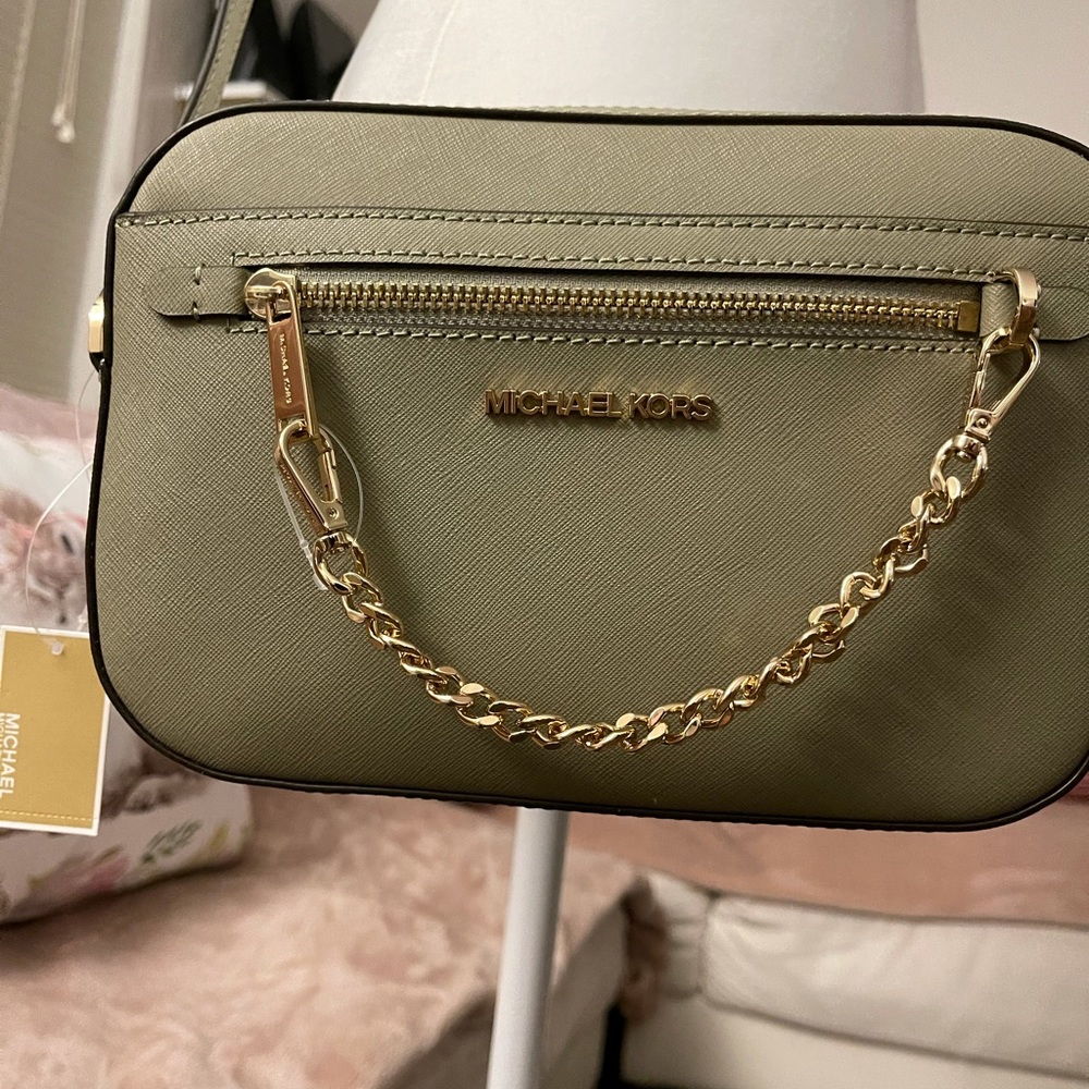 Michael Kors jet set crossbody with chain NWT - Picture 2 of 7